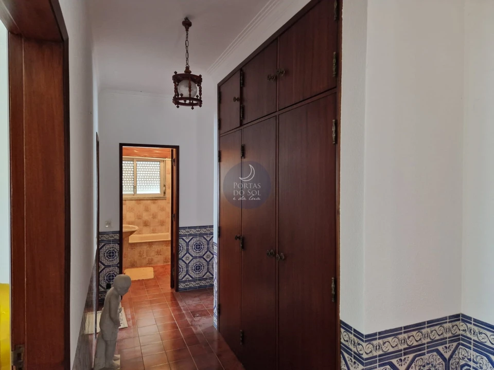 Moradia T4 para Venda em Vale de Santarem Foto 7