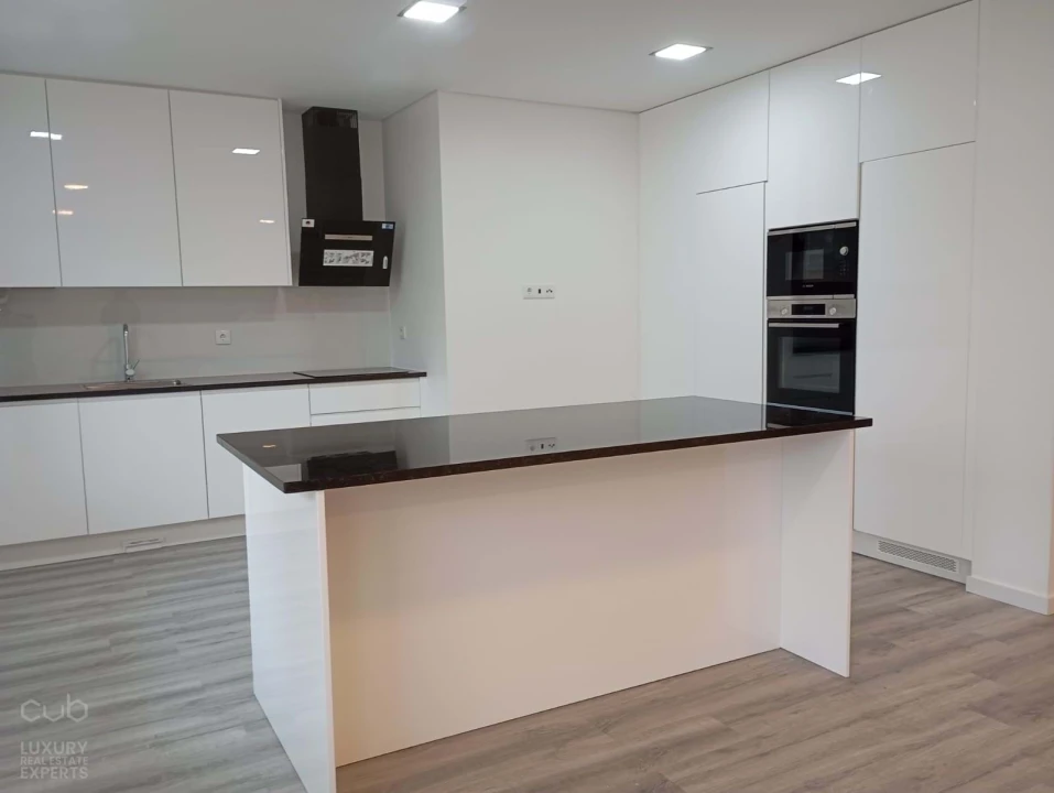 Apartamento T5 para Venda em Montijo e Afonsoeiro Foto 6