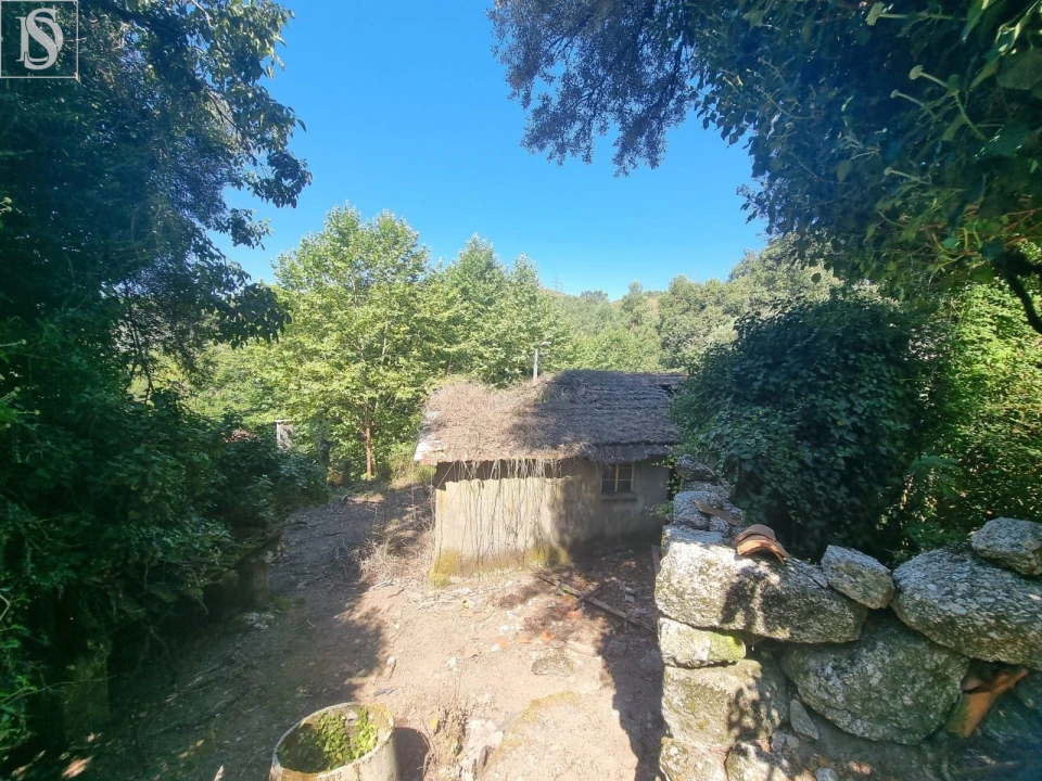 Moradia T3 para Venda em Tabuaças Foto 10