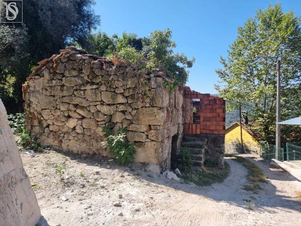 Moradia T3 para Venda em Tabuaças Foto 23