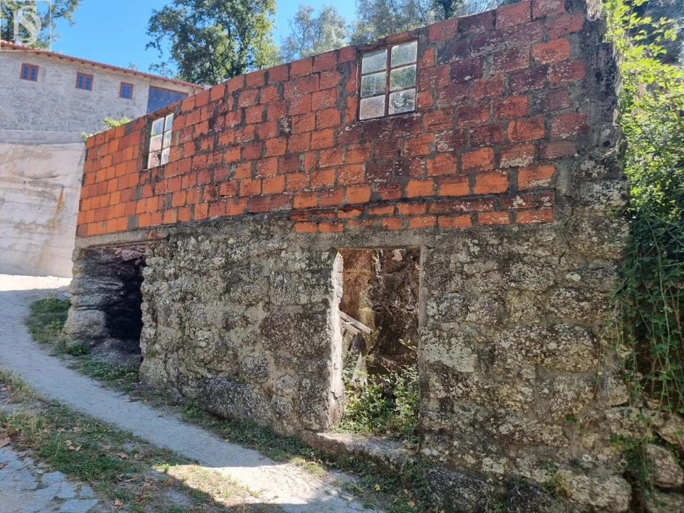 Moradia T3 para Venda em Tabuaças Foto 3