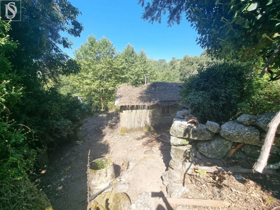 Moradia T3 para Venda em Tabuaças Foto 9