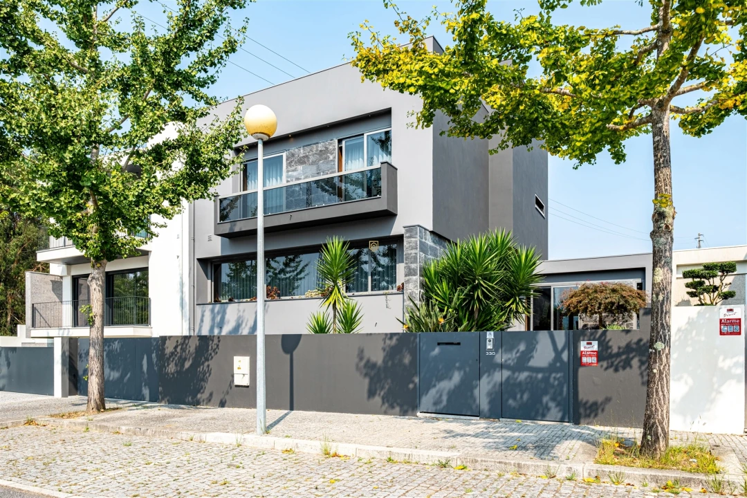 Moradia T4 para Venda em Cidade da Maia Foto 2