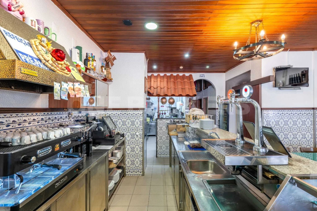 Negócio para Venda em Queluz e Belas Foto 16