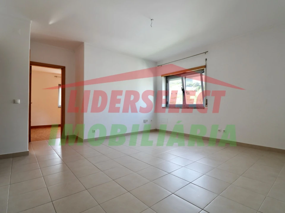 Apartamento T2 para Venda em A dos Cunhados e Maceira Foto 3