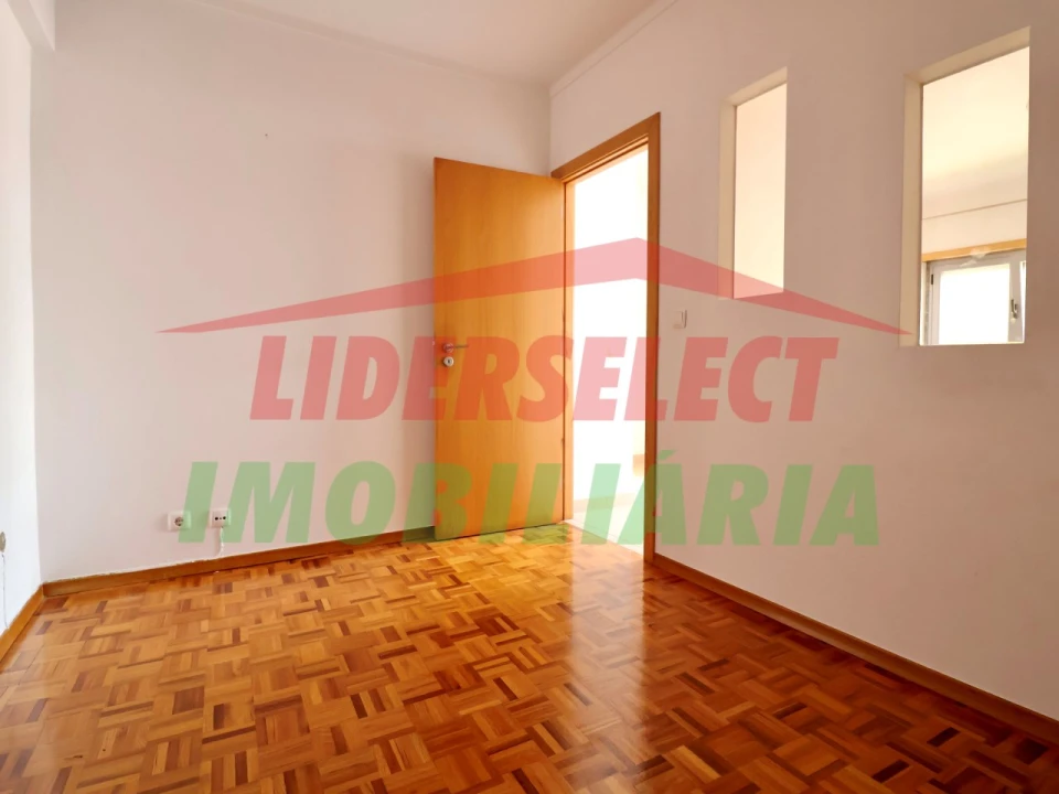 Apartamento T2 para Venda em A dos Cunhados e Maceira Foto 9