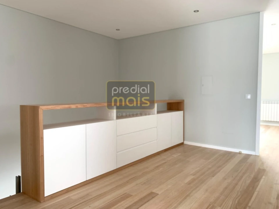 Moradia T3 para Venda em Antas e Abade de Vermoim Foto 5