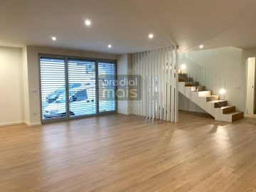 Moradia T3 para Venda em Antas e Abade de Vermoim