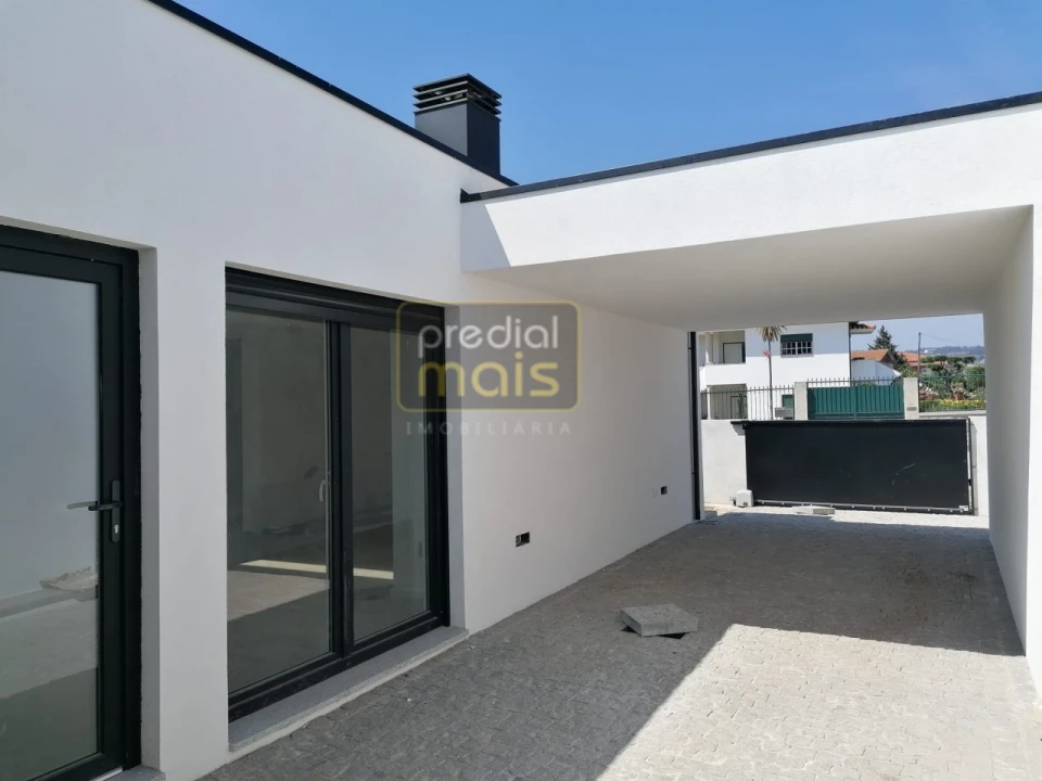 Moradia T3 para Venda em Castelões Foto 3