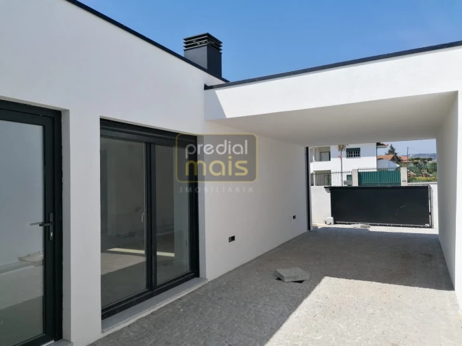 Moradia T3 para Venda em Castelões Foto 3