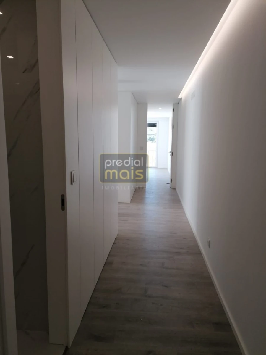 Moradia T3 para Venda em Castelões Foto 12