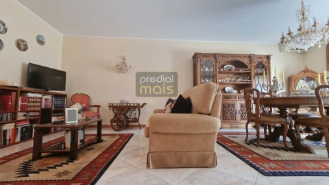 Apartamento T3 para Venda em Vila Nova de Famalicão e Calendário
