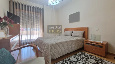 Apartamento T3 para Venda em Vila Nova de Famalicão e Calendário