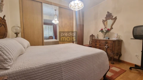 Apartamento T3 para Venda em Vila Nova de Famalicão e Calendário