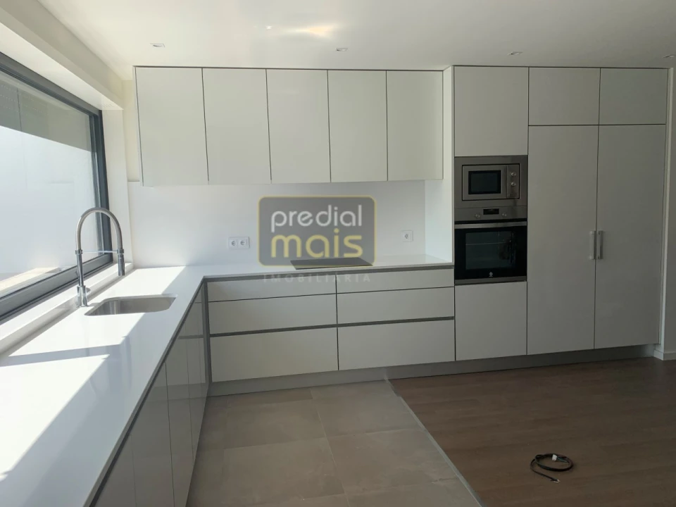 Moradia T3 para Venda em Louro Foto 2