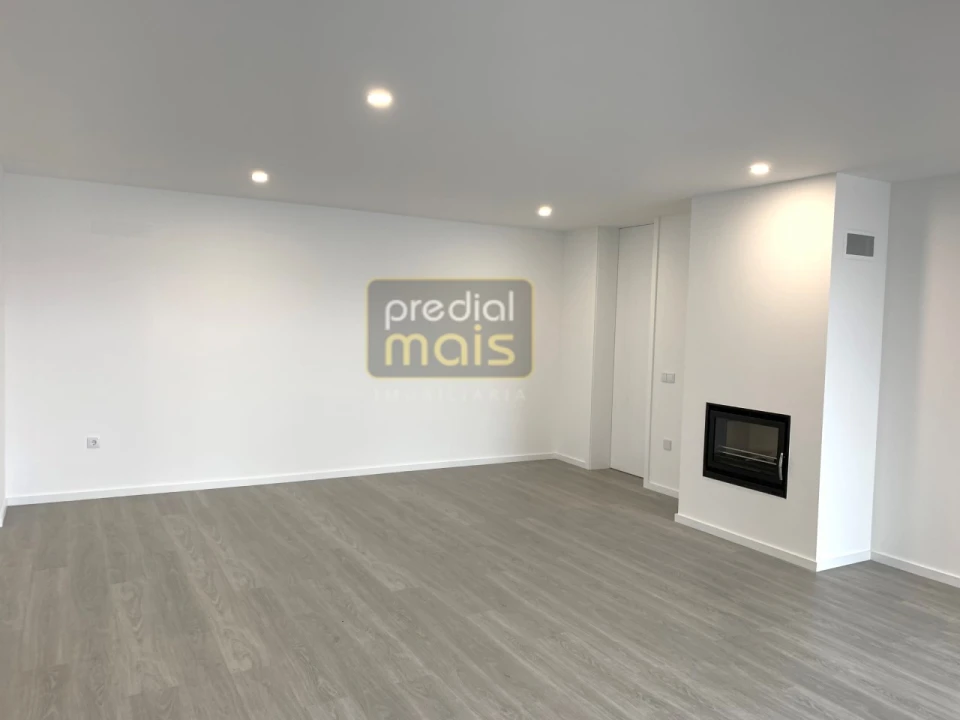 Moradia T3 para Venda em Louro Foto 1