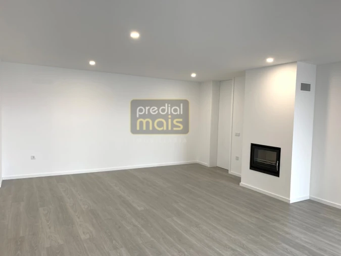 Moradia T3 para Venda em Louro Foto 1