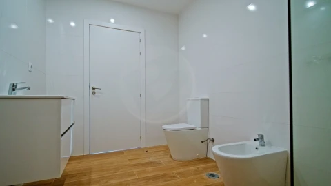 Apartamento T3 para Venda em Póvoa de Varzim, Beiriz e Argivai