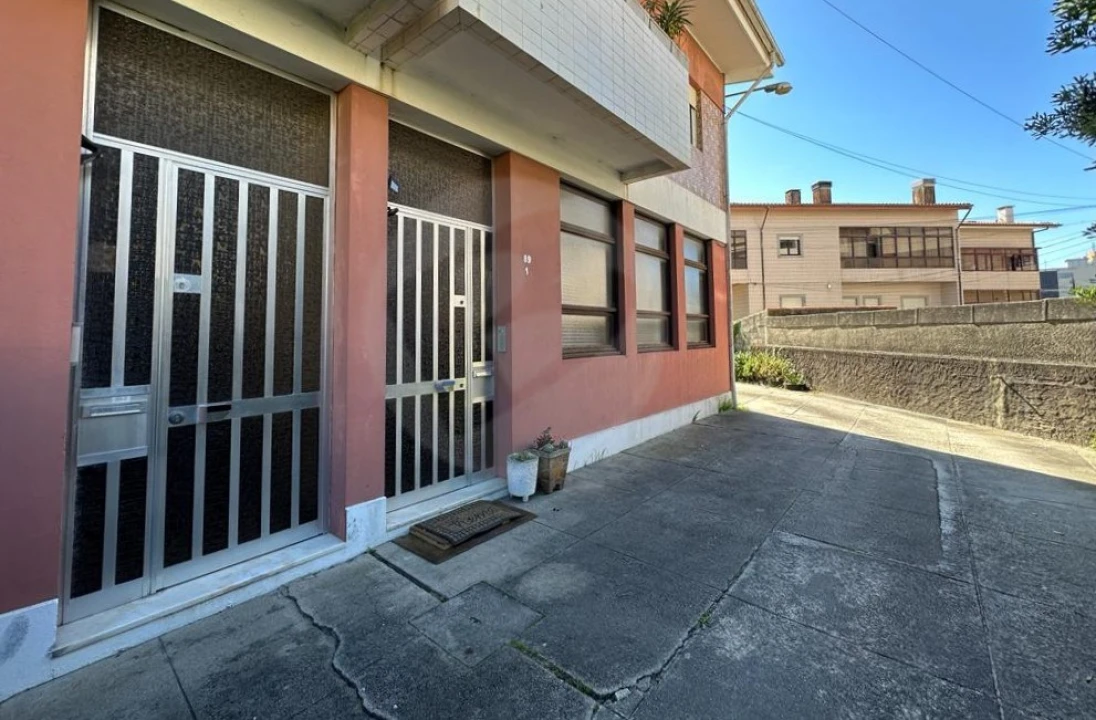 Armazém para Arrendamento em Aver-O-Mar, Amorim e Terroso Foto 1