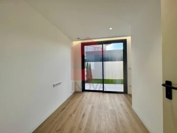 Moradia T4 para Venda em Turiz
