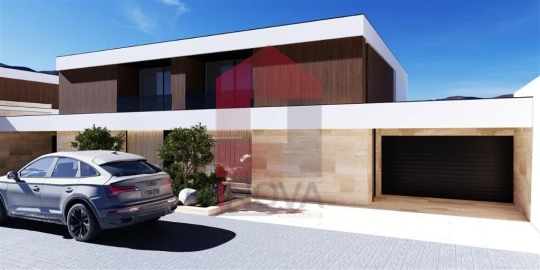 Moradia T4 para Venda em Turiz