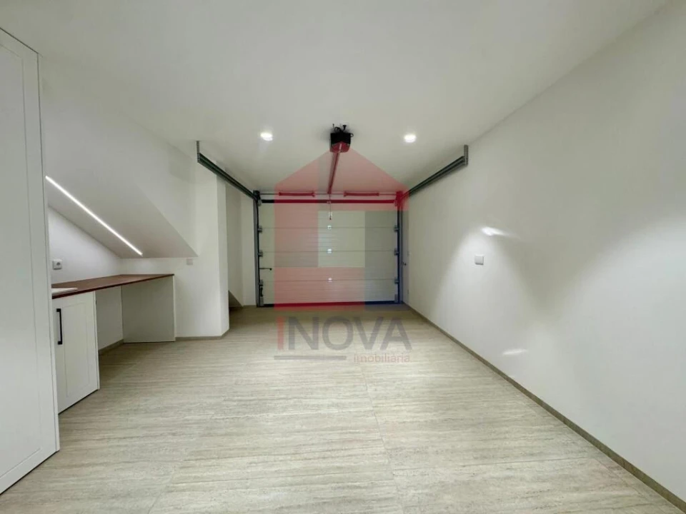 Moradia T4 para Venda em Turiz Foto 33