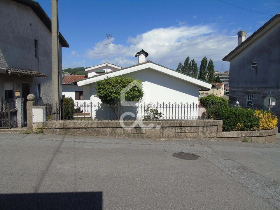 Moradia T4 para Venda em Selho (São Cristovão) Foto 5