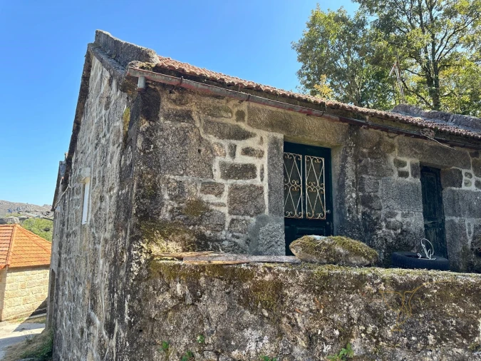 Moradia T0 para Venda em Castro Laboreiro e Lamas de Mouro Foto 4