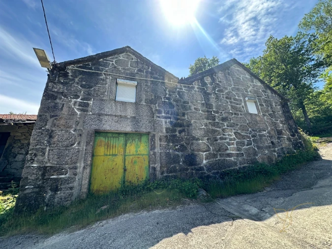Moradia T0 para Venda em Castro Laboreiro e Lamas de Mouro Foto 1