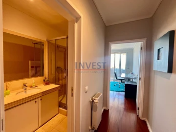 Apartamento T5 para Venda em Aldoar, Foz do Douro e Nevogilde