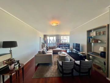 Apartamento T5 para Venda em Aldoar, Foz do Douro e Nevogilde