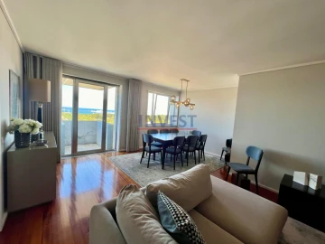 Apartamento T5 para Venda em Aldoar, Foz do Douro e Nevogilde