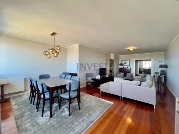 Apartamento T5 para Venda em Aldoar, Foz do Douro e Nevogilde
