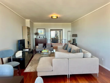 Apartamento T5 para Venda em Aldoar, Foz do Douro e Nevogilde