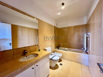Apartamento T5 para Venda em Aldoar, Foz do Douro e Nevogilde