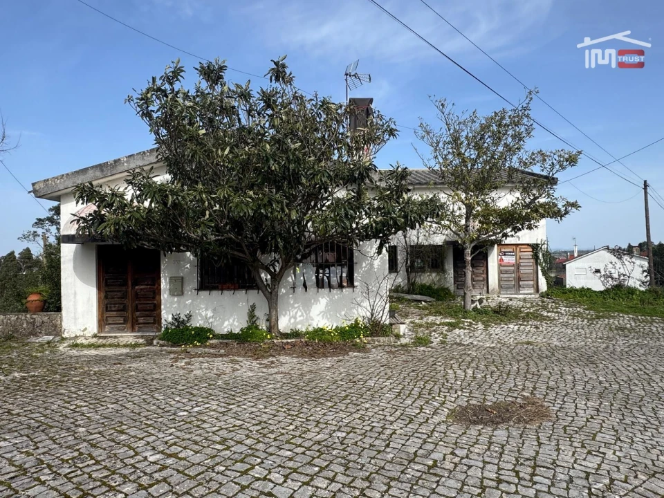 Moradia T3 para Venda em Nossa Senhora das Misericordias Foto 2