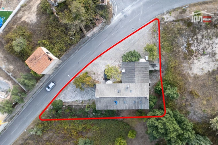 Moradia T3 para Venda em Nossa Senhora das Misericordias Foto 3