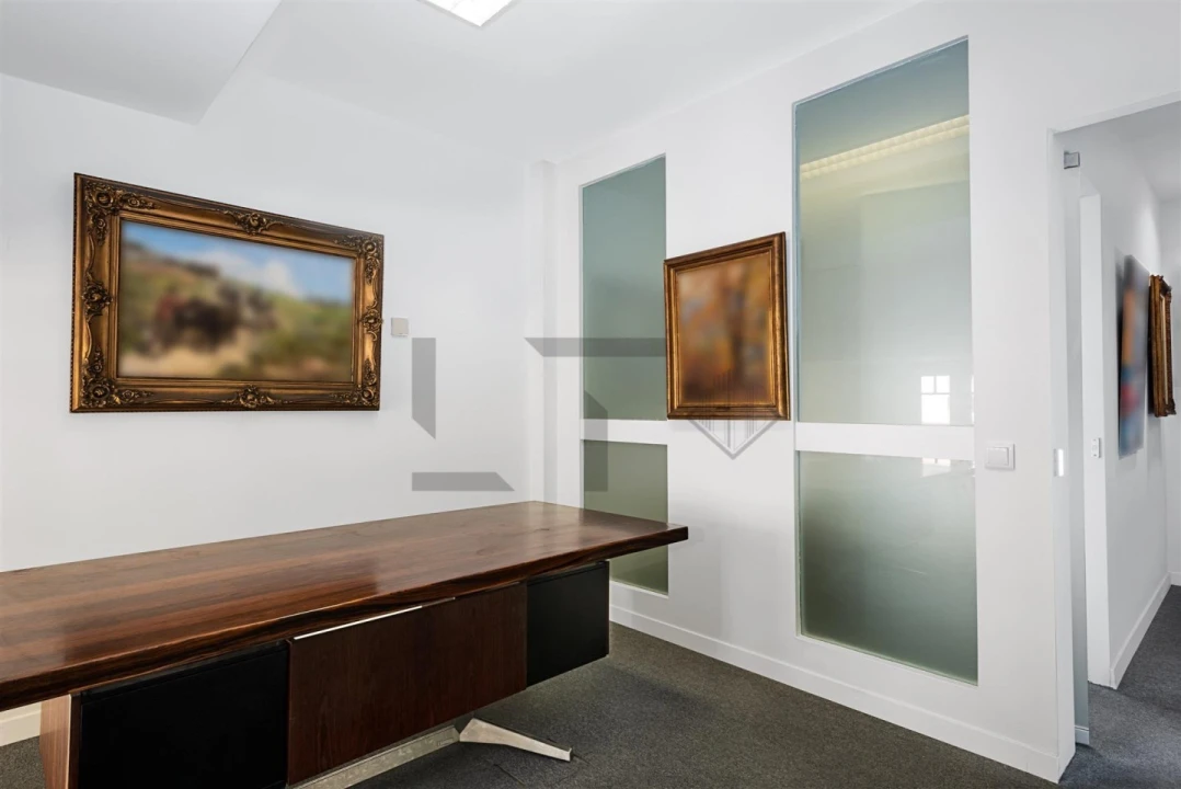 Escritório para Arrendamento em Santa Maria Maior Foto 13