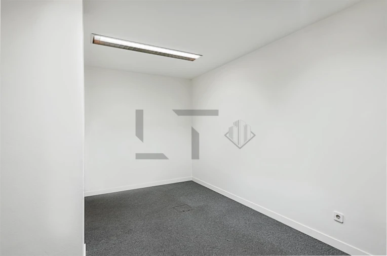 Escritório para Arrendamento em Santa Maria Maior Foto 2