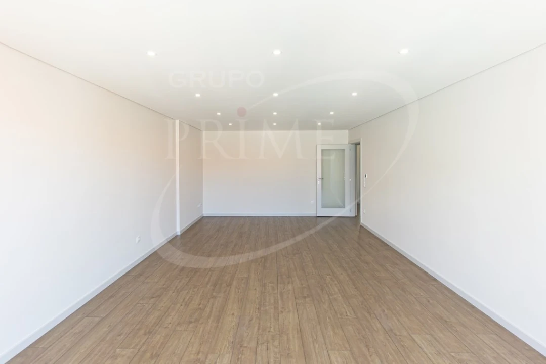 Apartamento T4 para Venda em Ramalde Foto 4