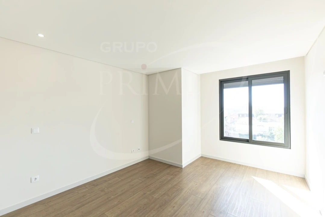 Apartamento T4 para Venda em Ramalde Foto 12