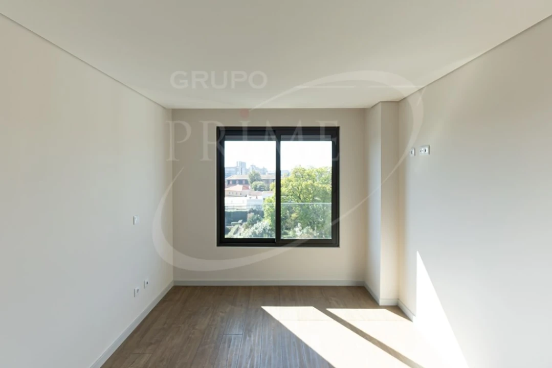 Apartamento T4 para Venda em Ramalde Foto 14