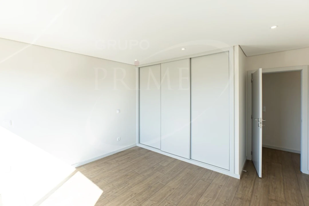 Apartamento T4 para Venda em Ramalde Foto 17
