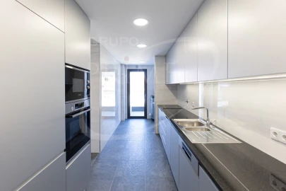 Apartamento T4 para Venda em Ramalde