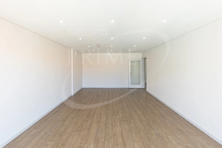 Apartamento T4 para Venda em Ramalde Foto 4