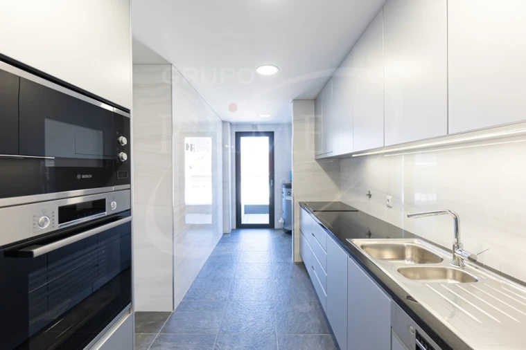 Apartamento T4 para Venda em Ramalde Foto 6