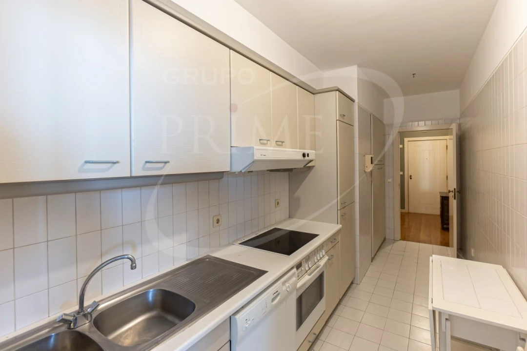 Apartamento T2 para Arrendamento em Aldoar, Foz do Douro e Nevogilde Foto 9