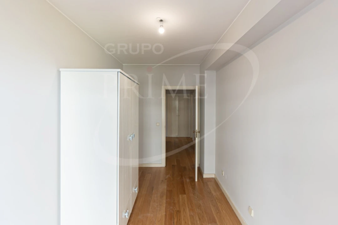 Apartamento T2 para Arrendamento em Aldoar, Foz do Douro e Nevogilde Foto 12