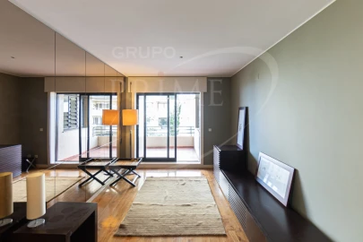 Apartamento T2 para Arrendamento em Aldoar, Foz do Douro e Nevogilde