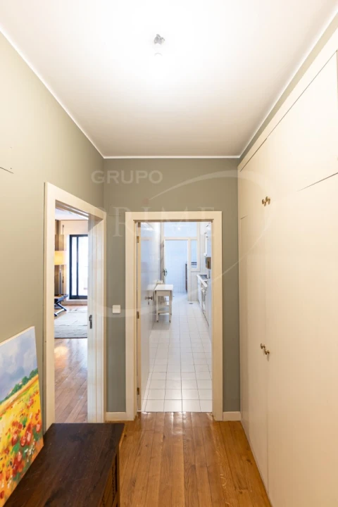 Apartamento T2 para Arrendamento em Aldoar, Foz do Douro e Nevogilde